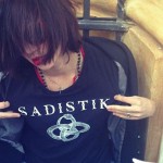 Asia Argento tshirt Sadistik HungrySnake borsa Givenchy Pandora